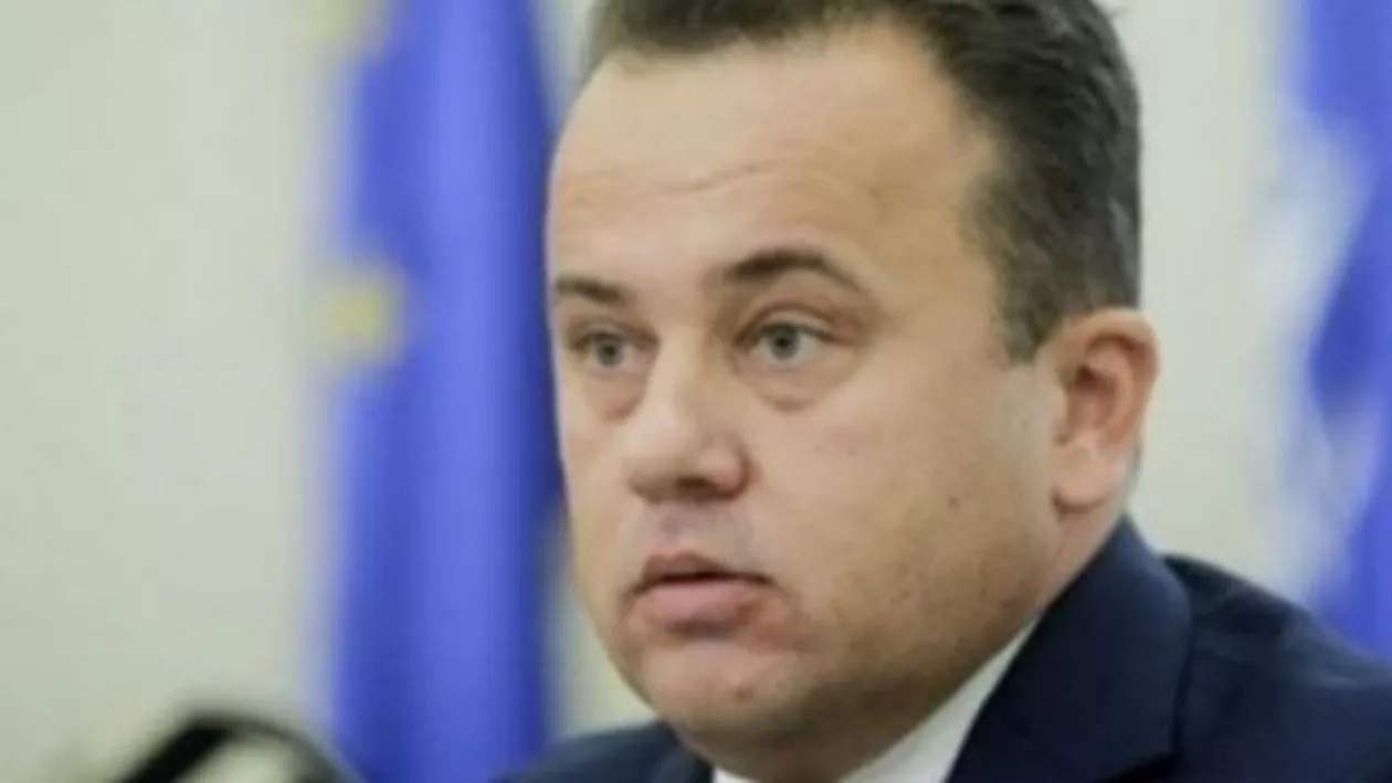 Ministrul Educației dă asigurări că manualele de clasa a V-a vor ajunge luni în şcoli: Ce se va întâmpla cu editurile care întârzie livrarea