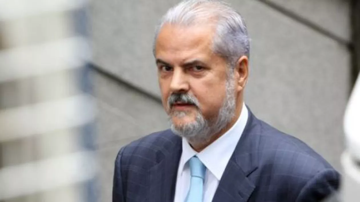 "Lăsaţi mitingurile, puneţi mâna pe carte". Adrian Năstase, reproșuri pentru PSD: Obsesia față de Kovesi e o falsă problemă