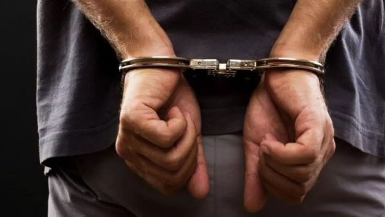 Români arestați în Franța pentru că au maltratat cinci copii și pe mama lor