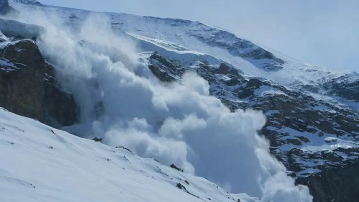 ALERTĂ! Risc însemnat de avalanșă în România