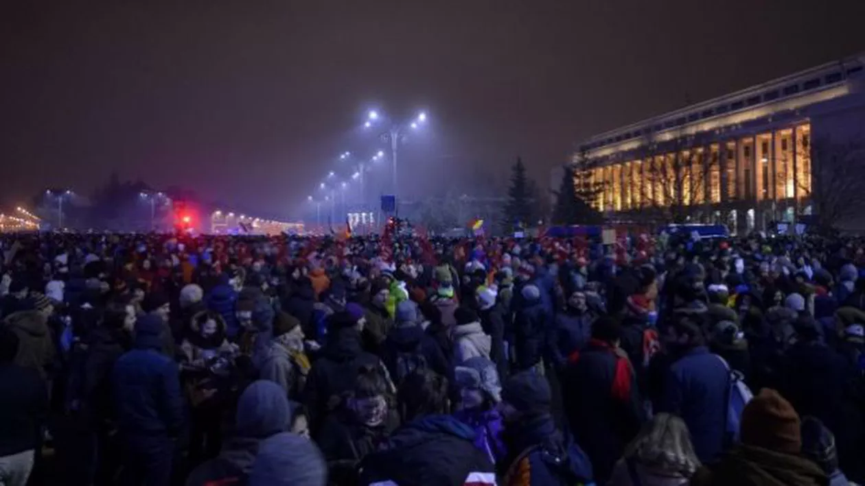 Noi MANIFESTAȚII, duminică: Apel lansat de BNS, Cartel Alfa şi 42 de organizaţii civice: "România este călcată în picioare"