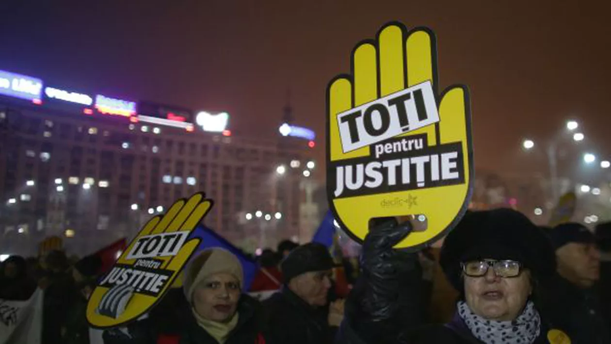 Sătui de promisiuni: Românii cer în stradă retragerea legilor justiției. Mii de oameni au participat la protestul din Capitală (FOTO, VIDEO)