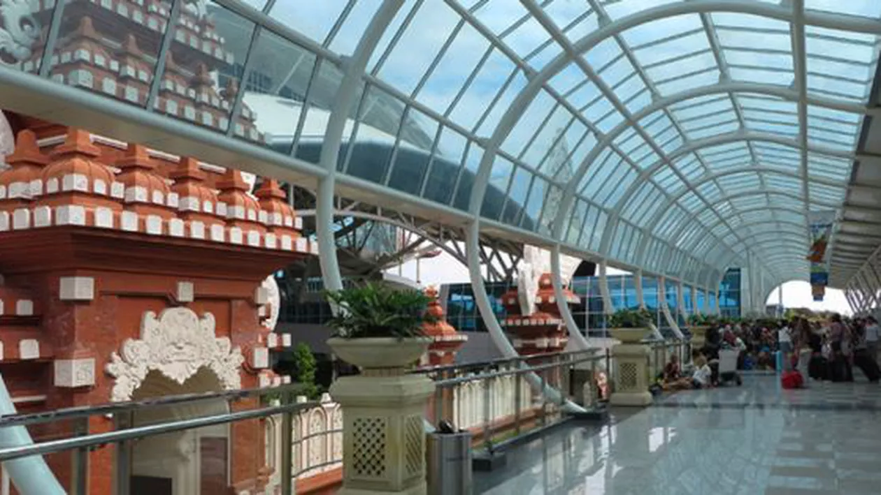 În fața riscului "iminent" al unei erupții majore, aeroportul internațional din Bali a fost închis