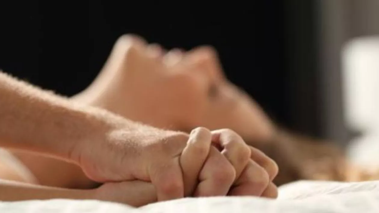 Preotul A MURIT în timpul unei partide de amor cu AMANTA de 19 ani. Nimănui nu-i vină să creadă! Medicii AU CONFIRMAT decesul.