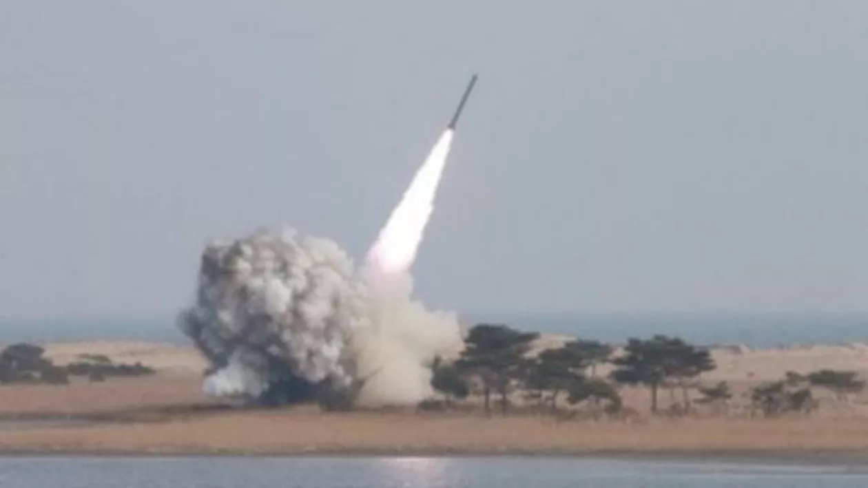 Pentagonul a dat primele detalii despre noua rachetă lansată de Coreea de Nord: Unde s-a prăbușit aceasta 