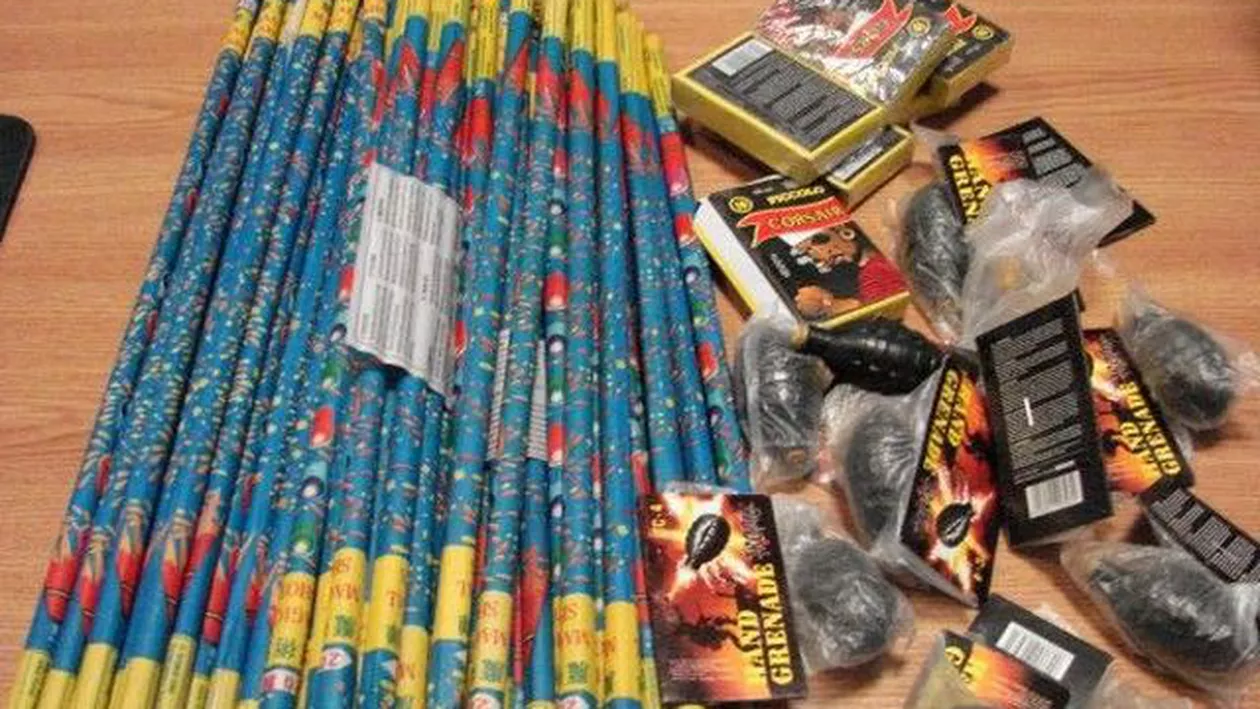 MAGIA Sărbătorilor : 210.000 de petarde au fost confiscate de poliţişti la Vama Calafat
