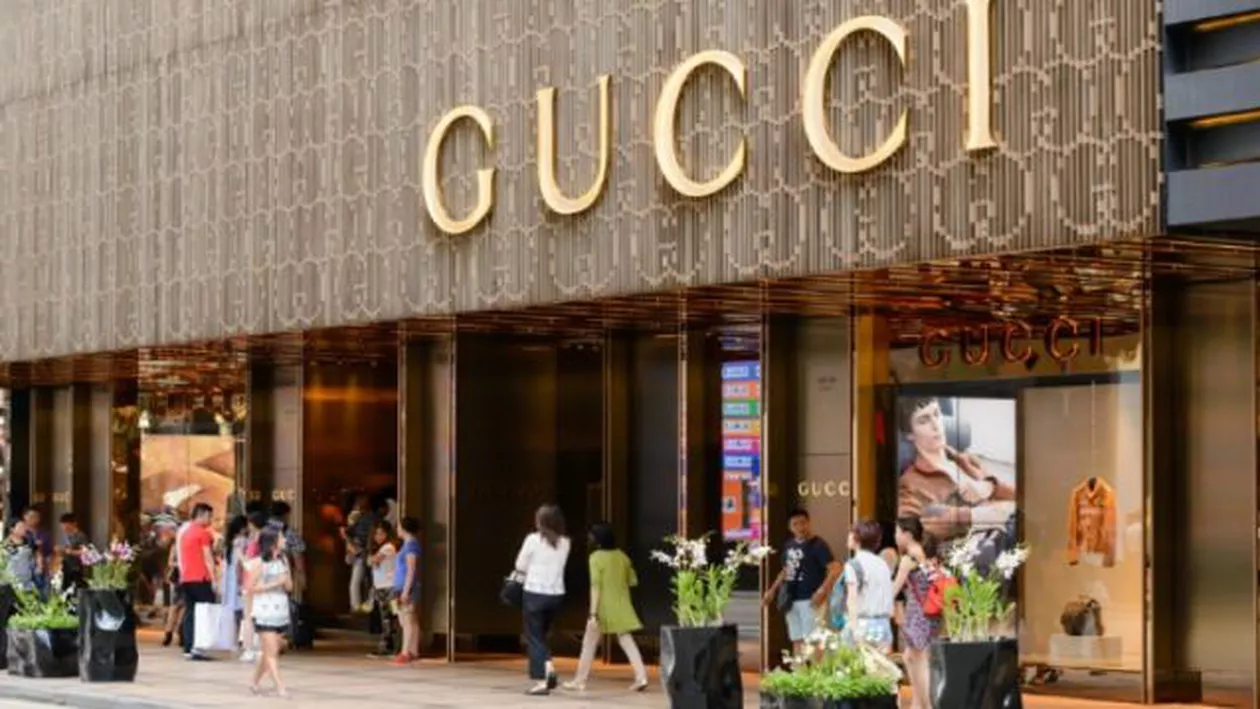 Percheziții la casa de modă Gucci