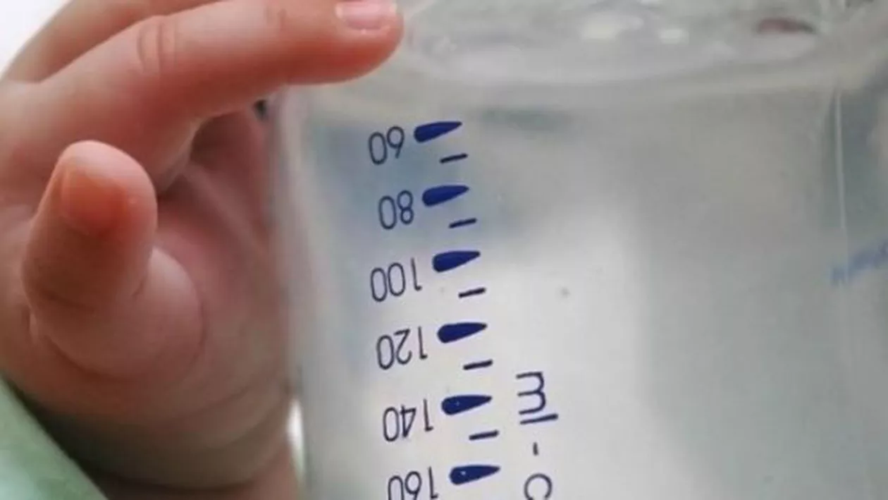 Zeci de bebeluși din Franța s-au infectat cu Salmonella. Mai multe produse lactate au fost retrase de la raft