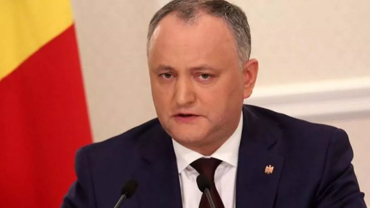 Băsescu: Igor Dodon, sfidat chiar la el acasă - copiii au cântat "Treceţi, batalioane române, Carpaţii!" în satul său natal (VIDEO)