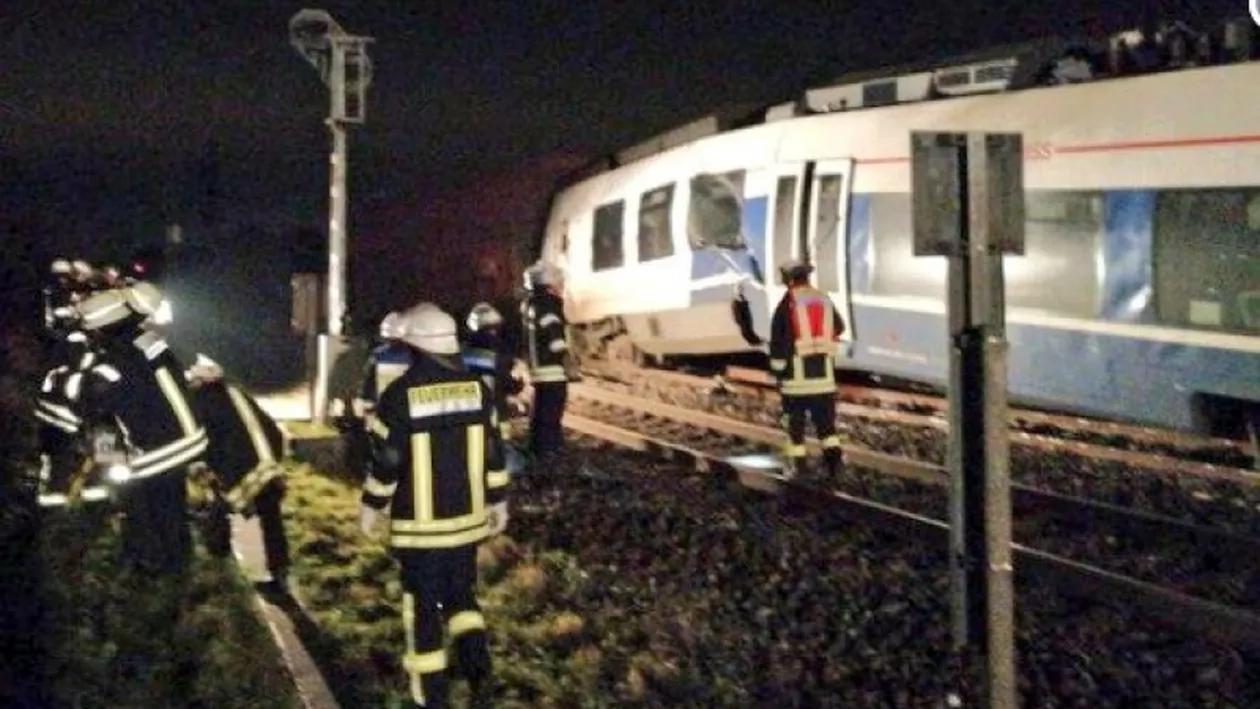 ACCIDENT TERIBIL! Două trenuri s-au ciocnit în Germania: Zeci de răniți (FOTO)