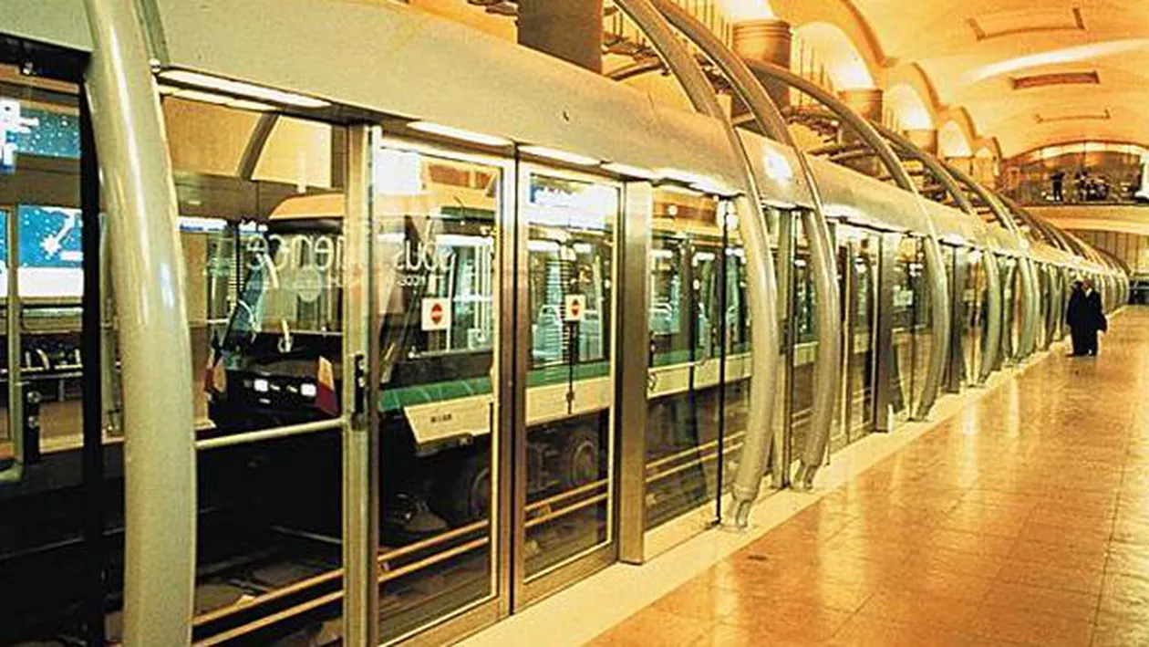 Ministrul Transporturilor, măsuri după crima de marți: Din 2018 se vor monta panouri de protecție în stațiile de metrou