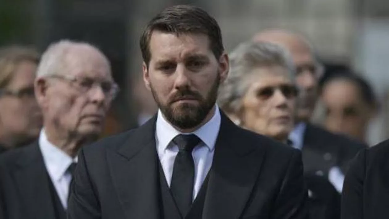 "Voi merge pe lângă tren!" Principele Nicolae nu a fost primit în Trenul Regal care transportă sicriul cu trupul Regelui (VIDEO)