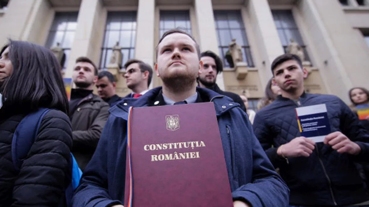 Studenții de la Drept protestează împotriva modificării legilor justiției în București (VIDEO și FOTO)