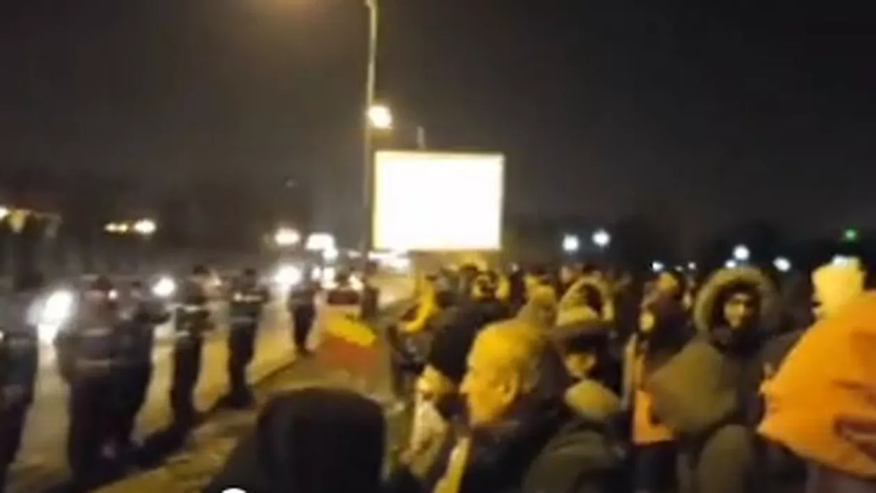Noi proteste în fața Parlamentului: ”Nemernicilor, ne-ați răgușit pe toți!” (VIDEO)