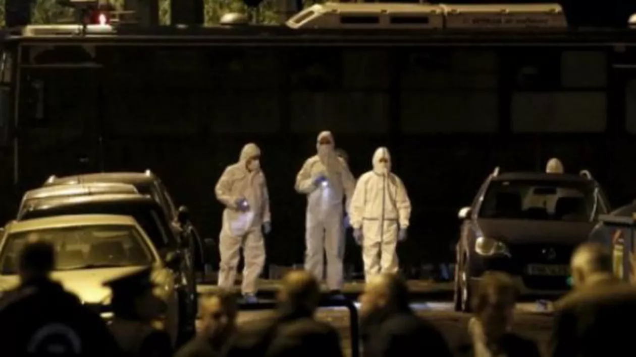 EXPLOZIE în fața Curții de apel din Atena! Doi bărbați AU DETONAT UN DISPOZITIV și au fugit