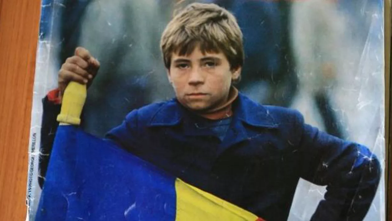 „Gavroche de România“ : Ce-a ajuns COPILUL SIMBOL al Revoluției române și cum vede acum situația țării.  „Rămânem cu HOȚII şi cu ciurucurile“ (FOTO)  