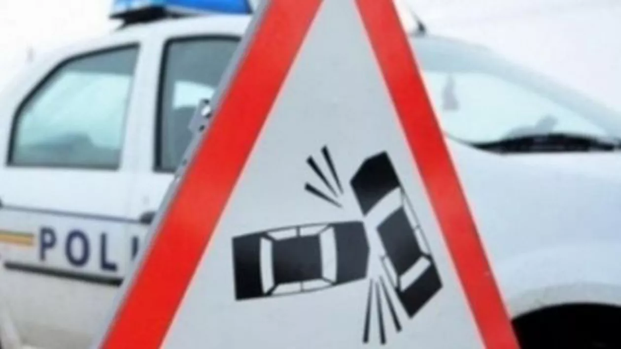 Sibiu: O mașină s-a răsturnat în afara șoselei. Patru răniți