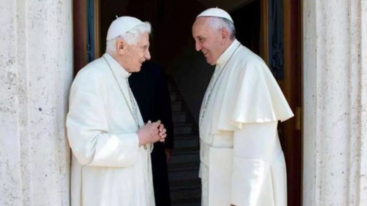 Papa Francisc i-a făcut o vizită predecesorului său, Benedict al XVI-lea, înainte de Crăciun