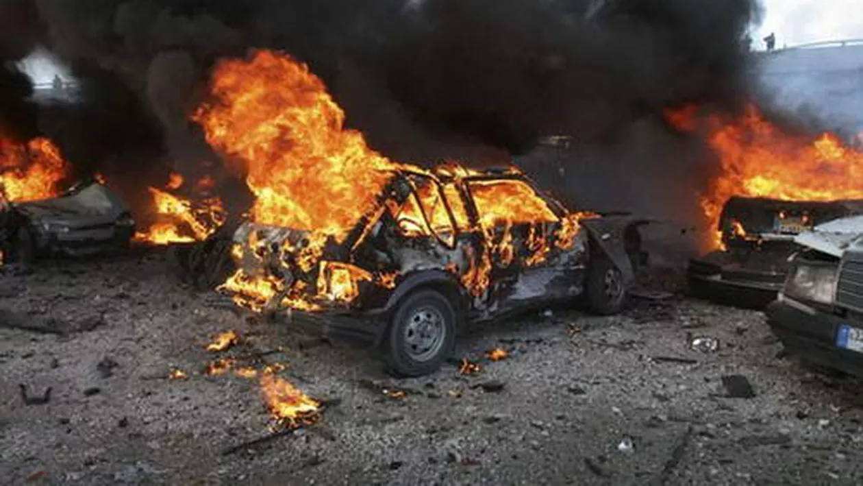 Situaţia incredibilă în Franţa: Peste 1000 de maşini au fost incendiate în noaptea de Anul Nou