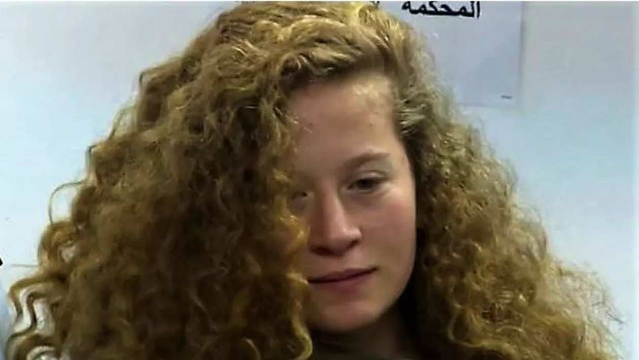 Tânără de 17 de ani din Palestina, pusă sub acuzare pentru că a pălmuit un soldat israelian, într-un videoclip ajuns viral pe internet (VIDEO)