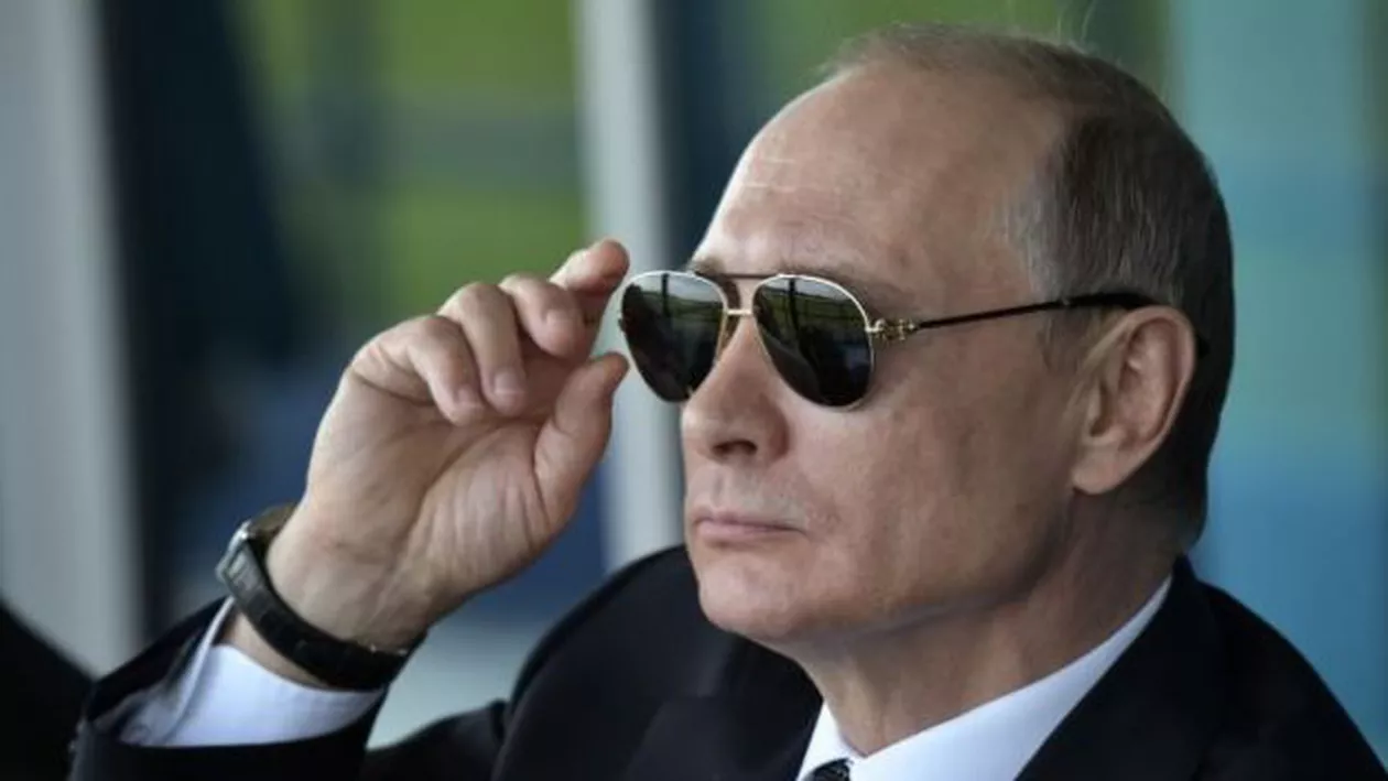 Putin afirmă că precedenta sa carieră de spion l-a ajutat să devină președinte