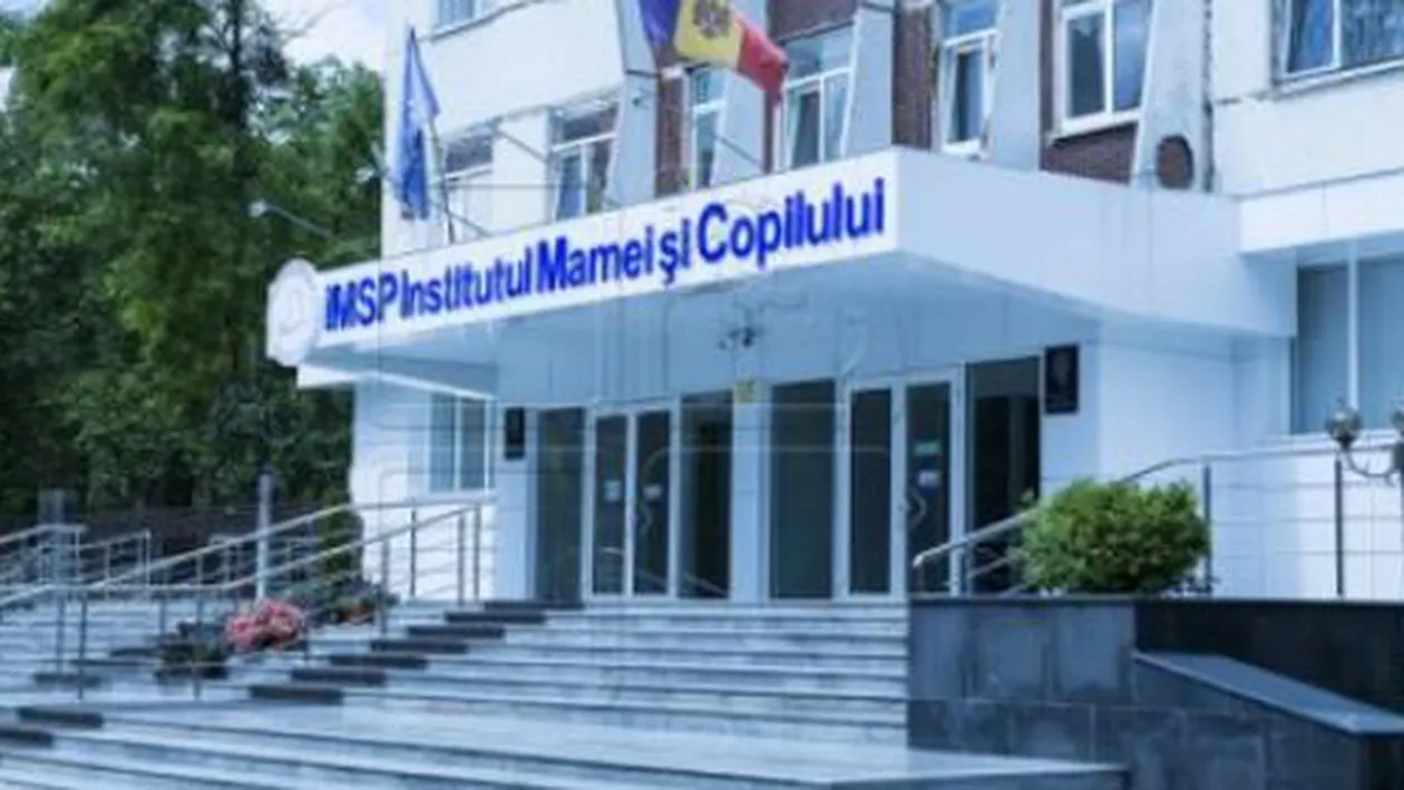 Din cauza indiferenţei medicilor, o tânără a născut în toaleta Institutului Mamei şi Copilului