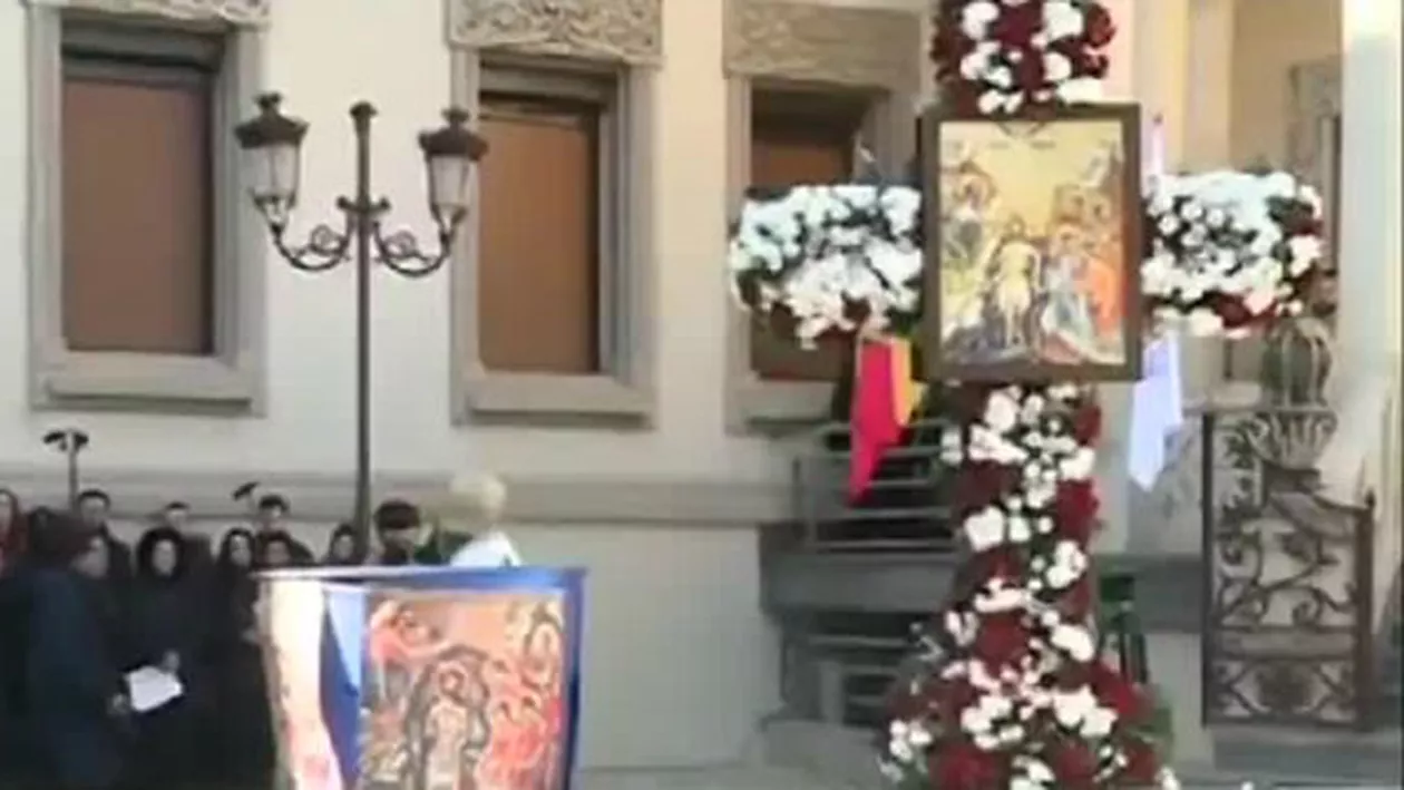 SETE MARE de cele SFINTE LA ROMÂNI: Credincioșii sărbătoresc Boboteaza: 12 TONE de agheasmă pentru enoriași, la Patriarhie (VIDEO)