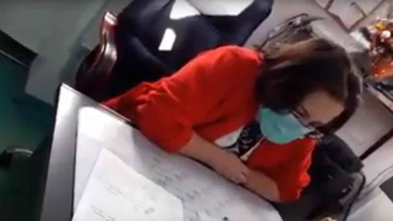 Un doctor din Prahova a fost FILMAT în timp ce REFUZA INTERNAREA UNUI PACIENT și îi RUPEA ACTELE MEDICALE. Reacția Ministerului (VIDEO)