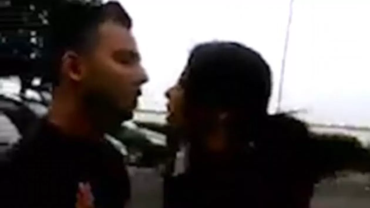 Momentul DRAMATIC în care o SOȚIE își prinde soțul înșelând-o. Reacția AMANTEI este de MILIOANE! Întreg momentul a fost FILMAT (VIDEO)