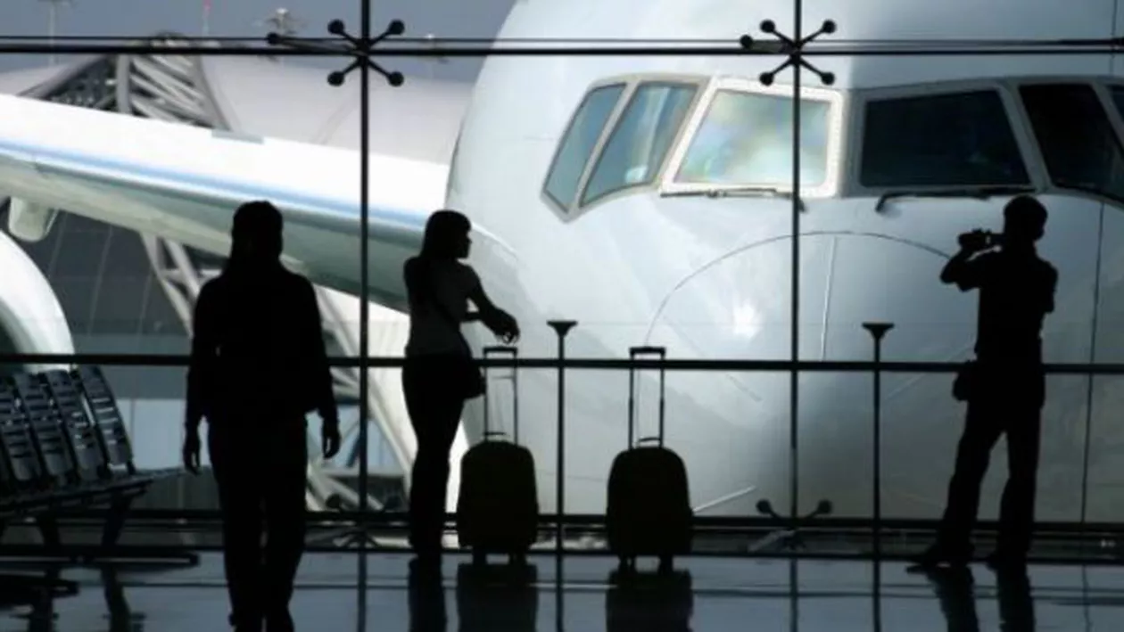 Peste 150 de persoane, BLOCATE în Aeroportul din Timişoara