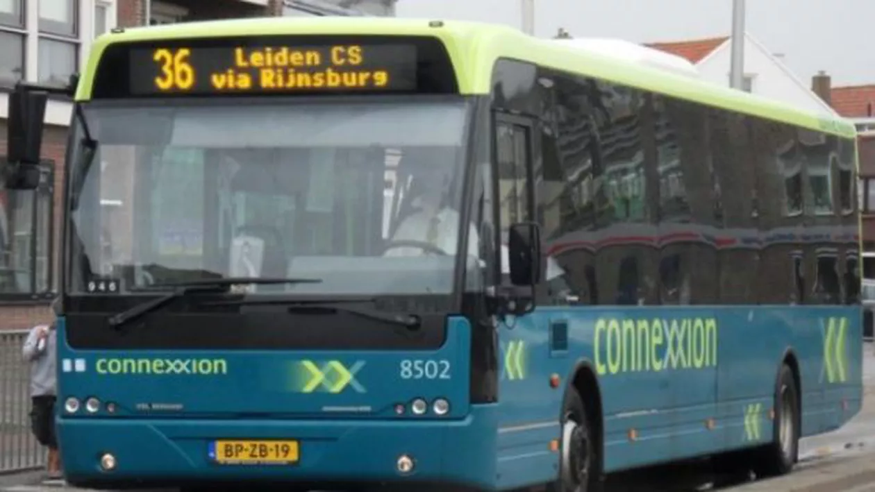 Un fost oficial olandez a devenit șofer de autobuz (FOTO)