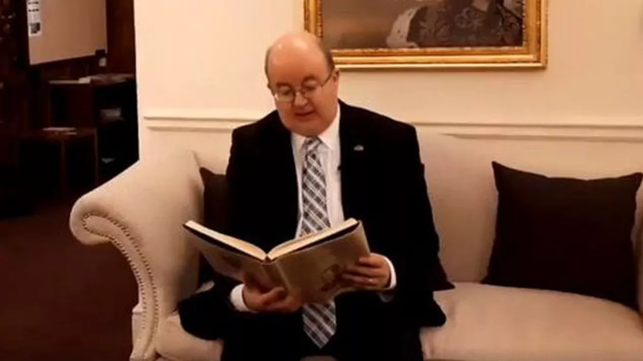 Așa DA! Ambasadorul britanic s-a dus la Botoșani și A RECITAT din Eminescu (VIDEO)