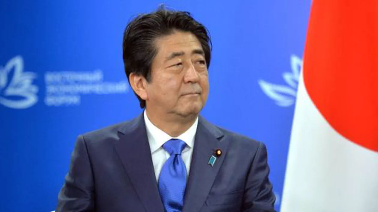 Românii își cer SCUZE în fața premierului JAPONEZ. Ce au TRANSMIS aceștia referitor la PRIMIREA lui Shinzo Abe în România (FOTO)
