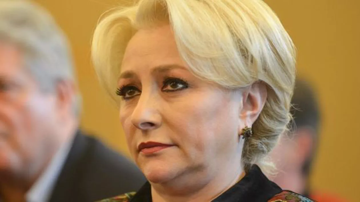 ȘOC! Viorica Dăncilă, BĂTUTĂ în plină stradă! ALTERCAȚIA a pornit de la două afișe cu TRAIAN BĂSESCU. Detalii ULUITOARE