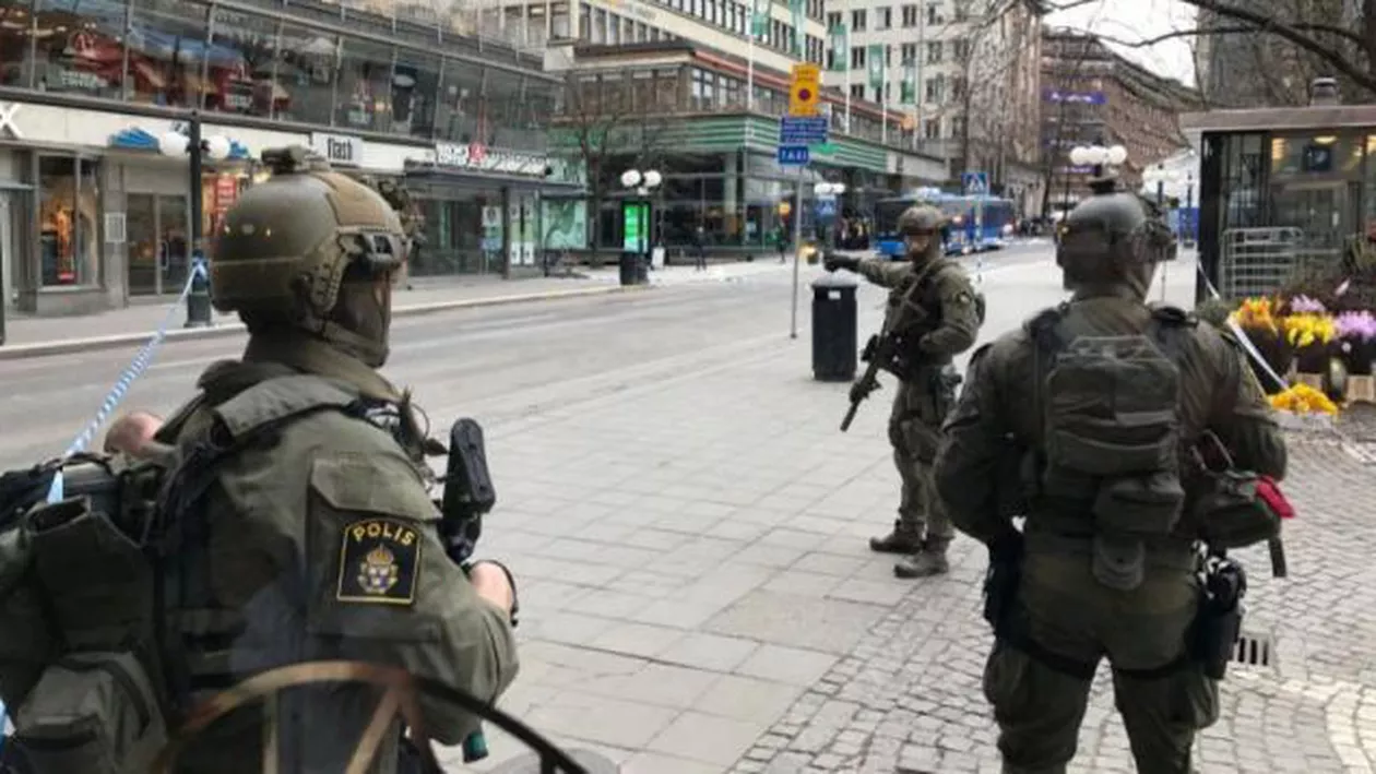 Gata cu modelul suedez: Socialismul și migranții au adus țara în haos. Armata e gata să iasă pe străzi. Anunțul premierului Lofven