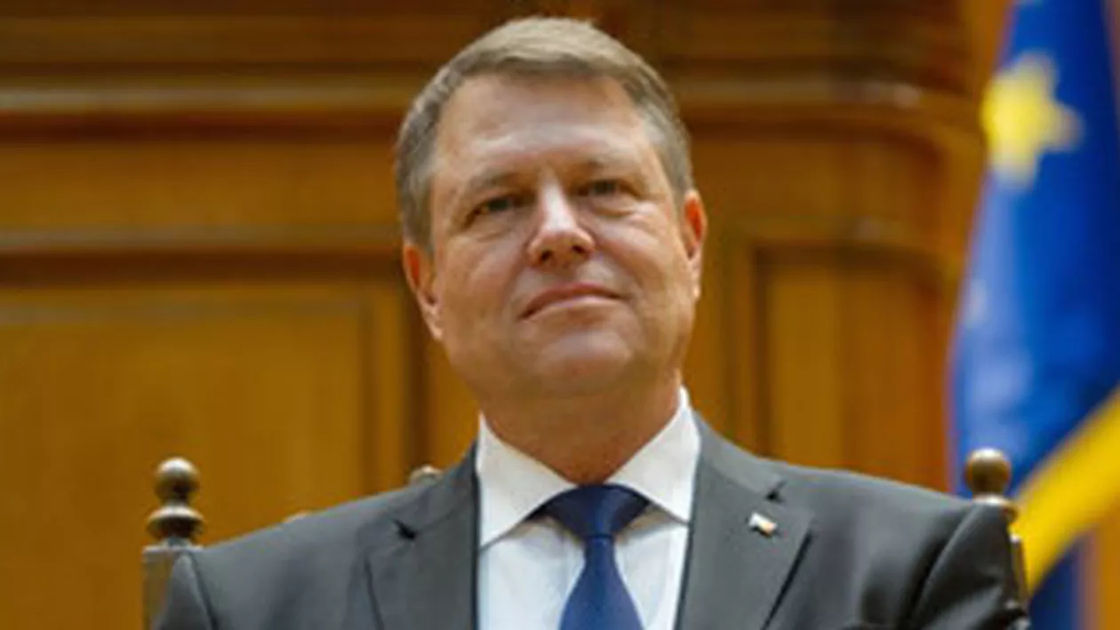 ”Ești panicat?” Internetul RÂDE de președinte: "Odată, IOHANNIS S-A CHERCHELIT la o nuntă şi a vorbit neîntrerupt DOUĂ MINUTE!!" (VIDEO)