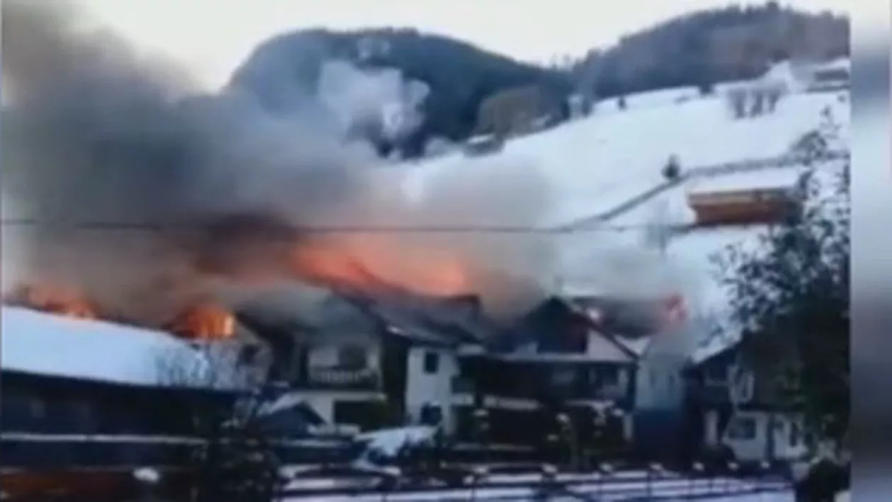 PANICĂ în Bușteni! Turiști evacuați după o EXPLOZIE într-o pensiune (VIDEO)