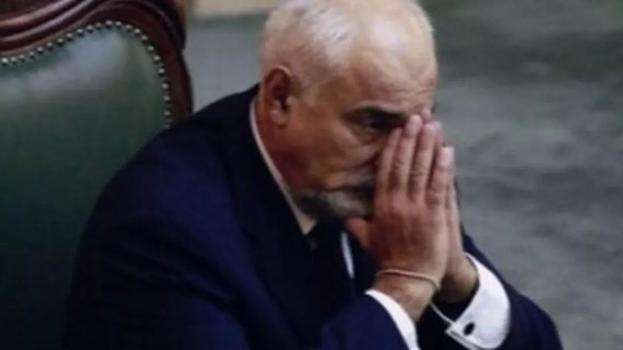 Casa din Focşani a lui Varujan Vosganian, impozitată triplu pentru că a fost lăsată neîngrijită (FOTO)