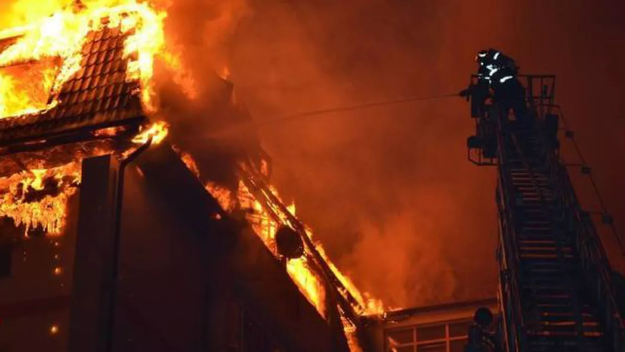 Teribil: Bătrână de 87 de ani, moartă după ce soba din casă i-a luat foc