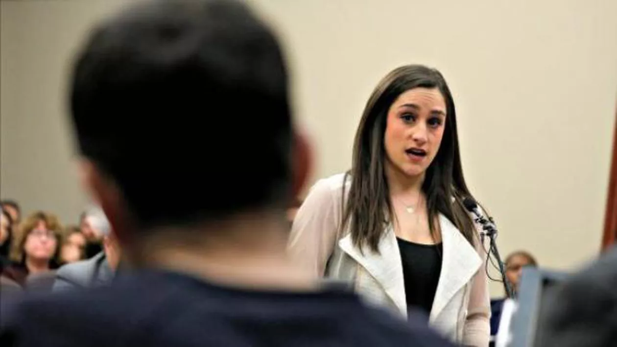 Cum le MINȚEA monstrul Nassar pe sutele de gimnaste pentru a le VIOLA