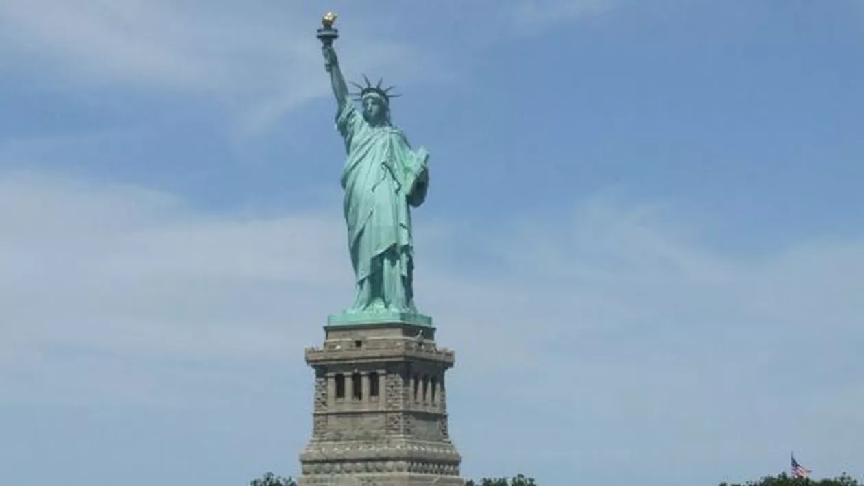 Statuia Libertății a fost închisă: ”Acest simbol al libertății se adâncește în întuneric”