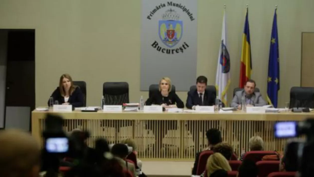 Consilierii USR și PNL, ABSENȚI de la ședința pe care tocmai ei au cerut-o INSISTENT: "Se împotrivesc proiectelor inițiate de Firea chiar cu prețul sacrificării intereselor bucureștenilor"