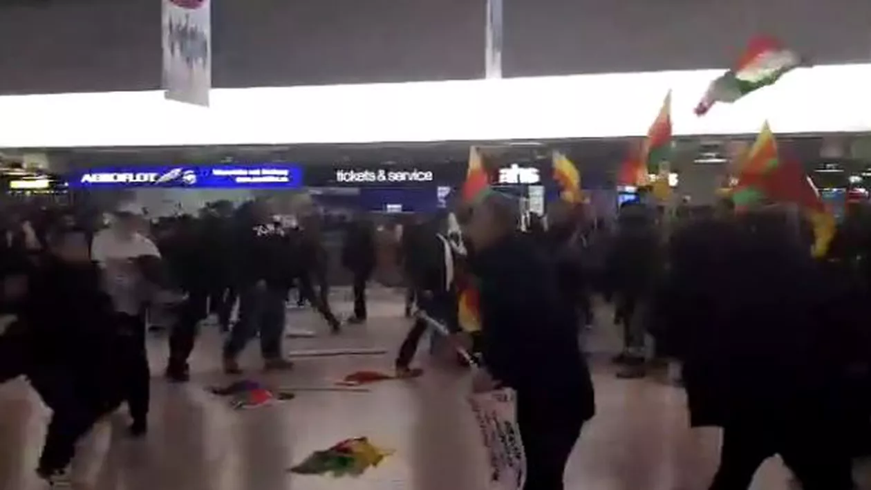 Bătaie generală pe aeroportul din Hanovra: Aproximativ 180 de persoane implicate (VIDEO)