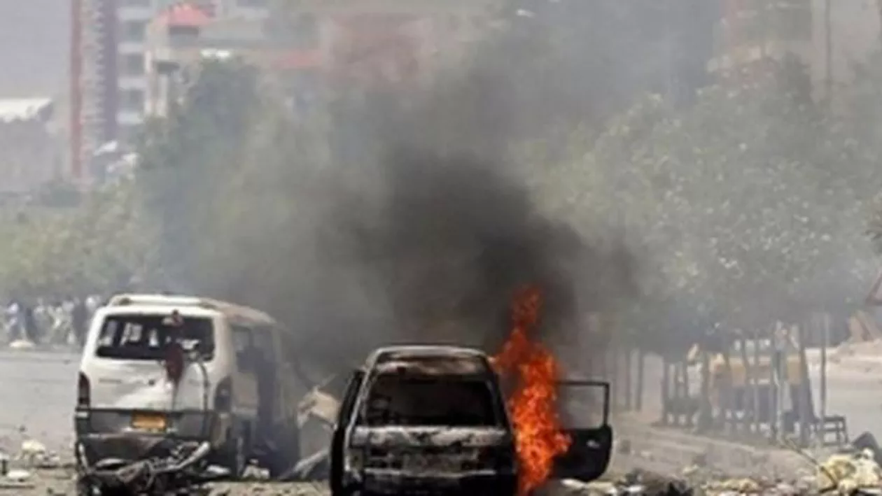 Atac sinucigaș într-o zona ambasadelor din Kabul: Sunt SUTE de victime 