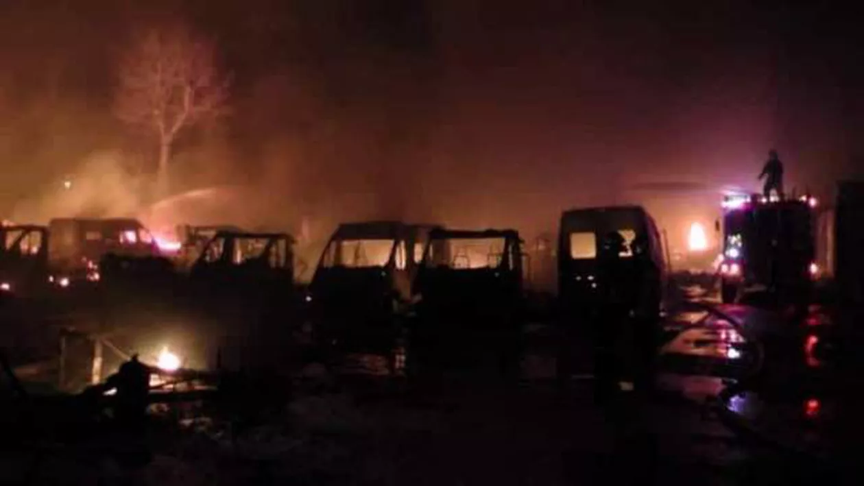 Român acuzat în Franţa de incendierea a 109 maşini