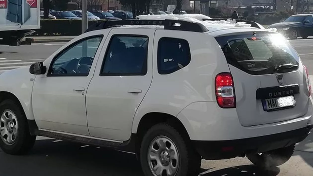 REVOLTĂTOR! Mașină cu număr de MAI, surprinsă PE INTERZIS! (FOTO)