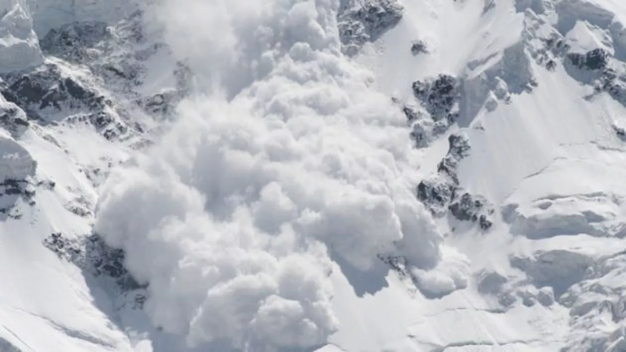 ALERTĂ DE GRAD ZERO! O avalanșă MARE a avut loc în Munții Bucegi