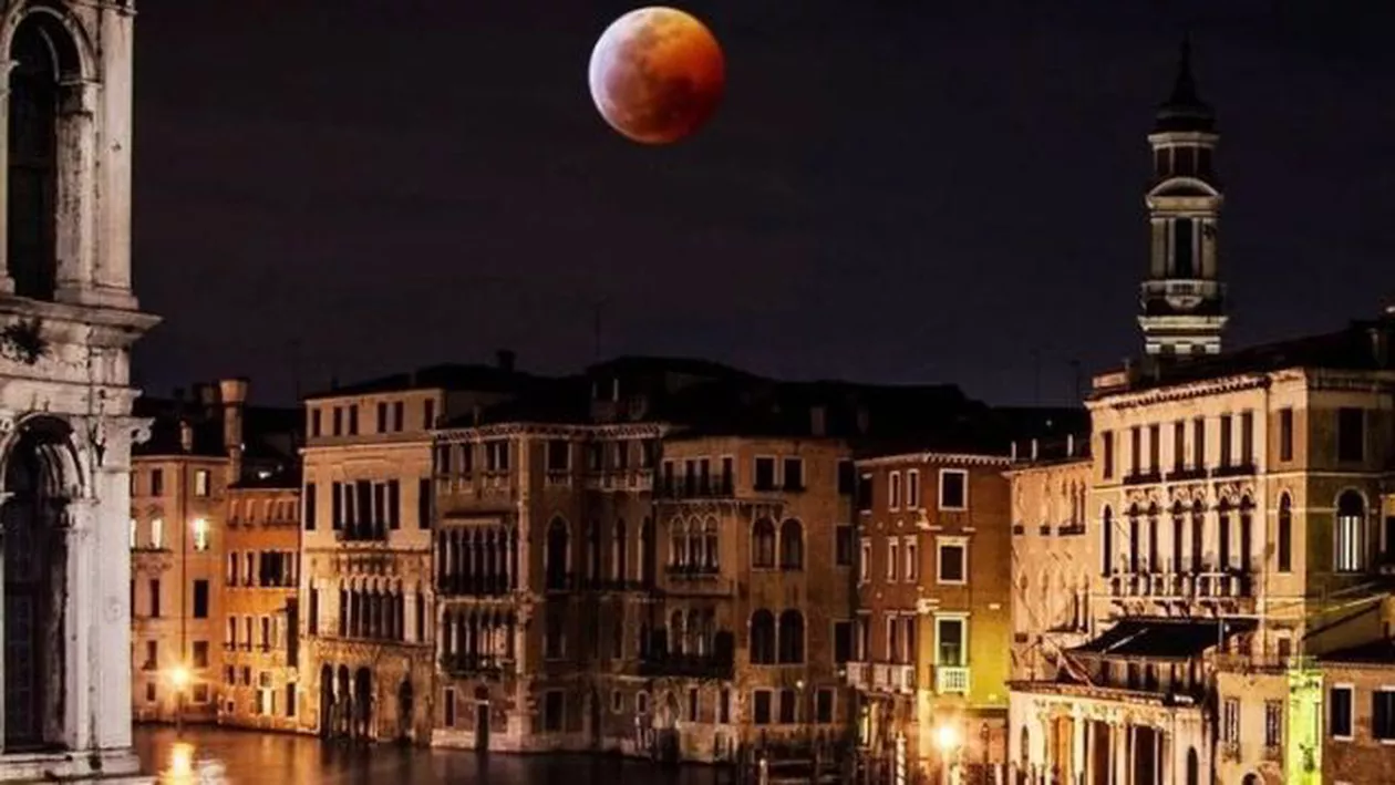 Super Luna a făcut RAVAGII: Cum arată Veneția după ce i-au SECAT canalele! (FOTO)