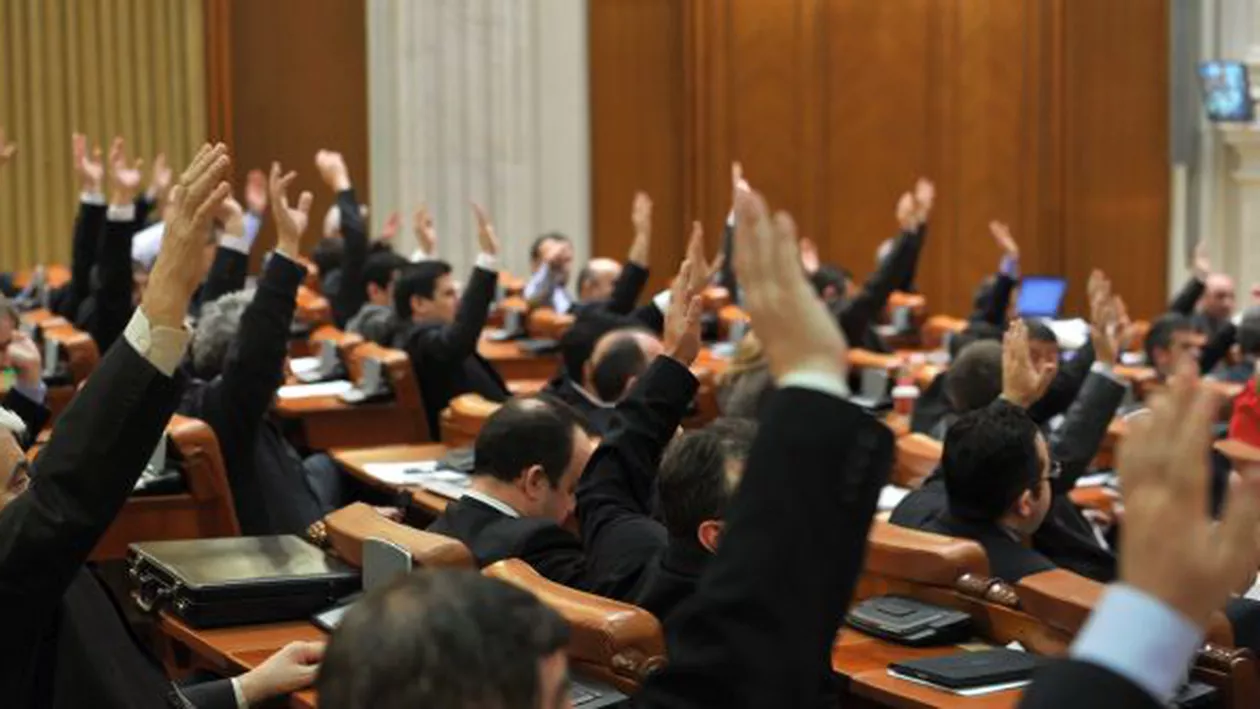 MAJORARE de 10% a indemnizației PARLAMENTARILOR. Dragnea: „Nu mi-am verificat cardul”