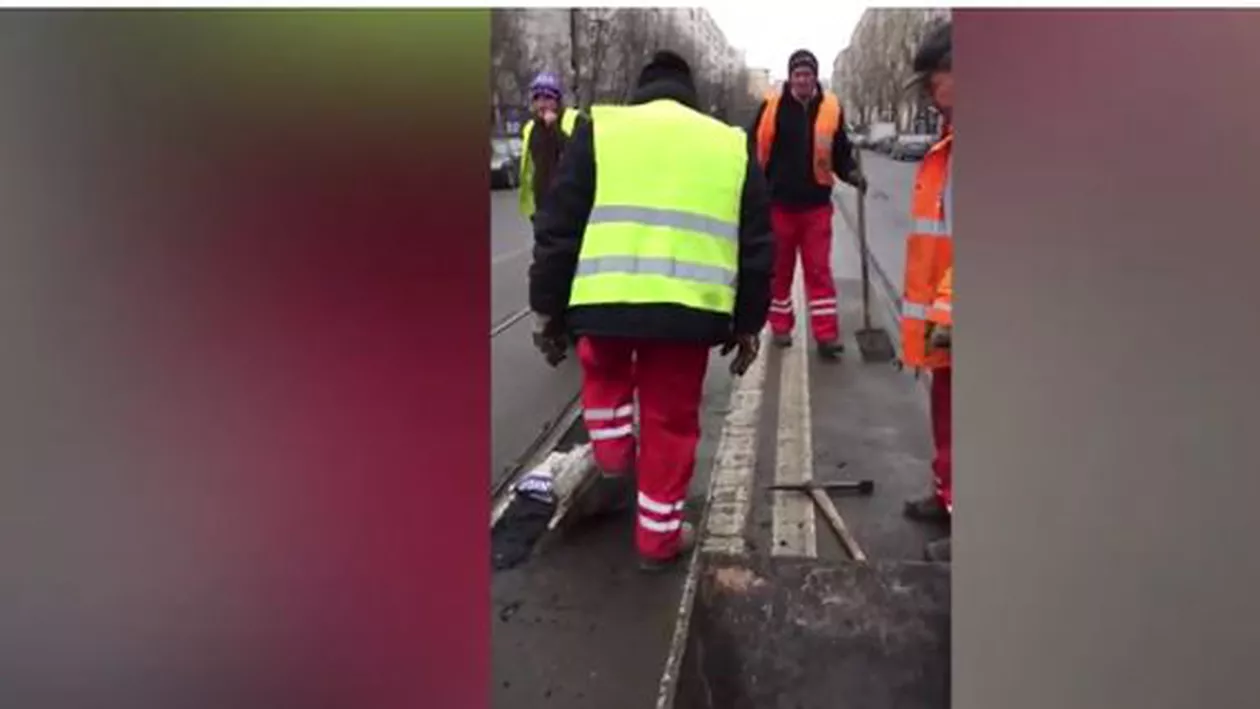 Oare când o să EVOLUEZE și România?! ASFALTARE CU PICIOARELE, la propriu, în Iași (VIDEO)